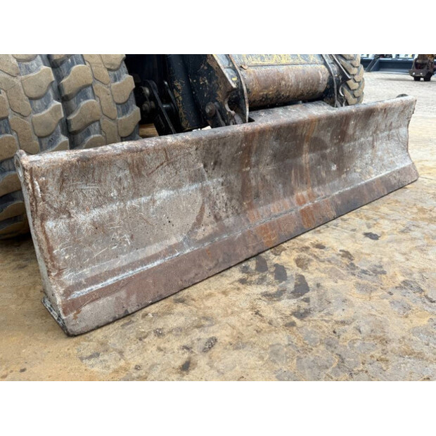 2011 Caterpillar M318D-42909925