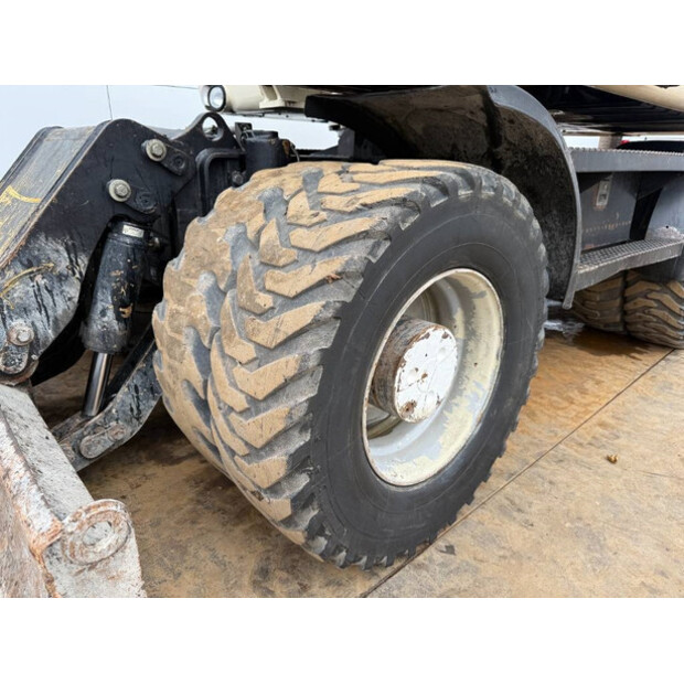 2011 Caterpillar M318D-42909926