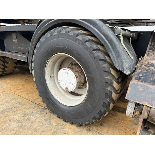 2011 Caterpillar M318D-42909927