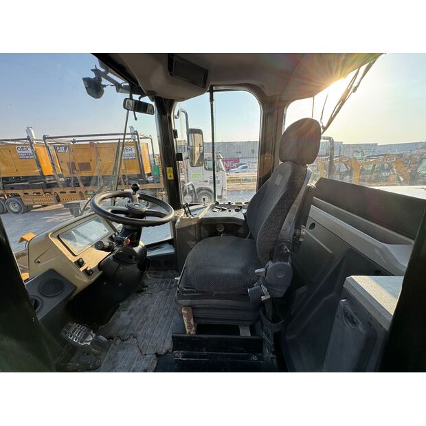 2015 كاتربيلر 950GC-42910350