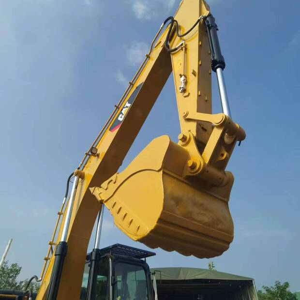 2023 كاتربيلر 330D-42910399