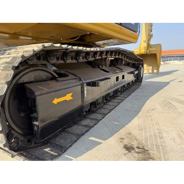 2023 كاتربيلر 330D2-42910407
