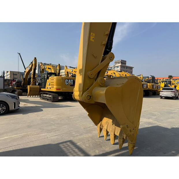 2023 كاتربيلر 330D2-42910409