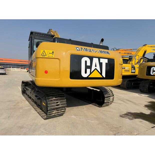 2023 كاتربيلر 330D2-42910411