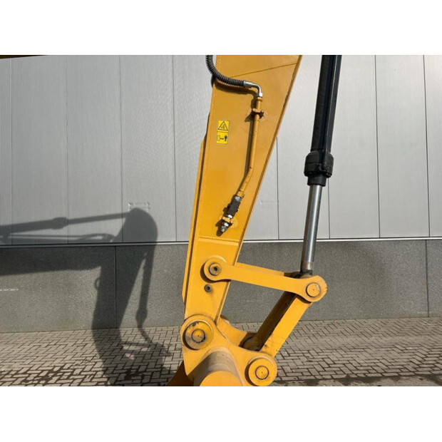 2025 كاتربيلر 320D3 GC-42911764