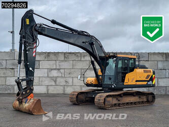 صورة ل حفارات مجنزرة 2021 هيونداي HX220AL