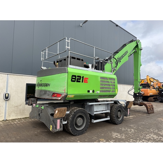 2021 سينيبوجين 821M-42922087