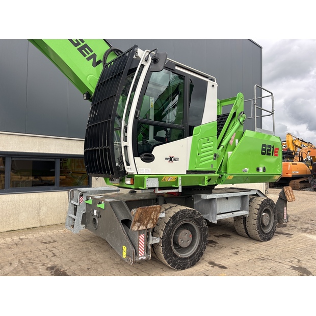 2021 سينيبوجين 821M-42922091