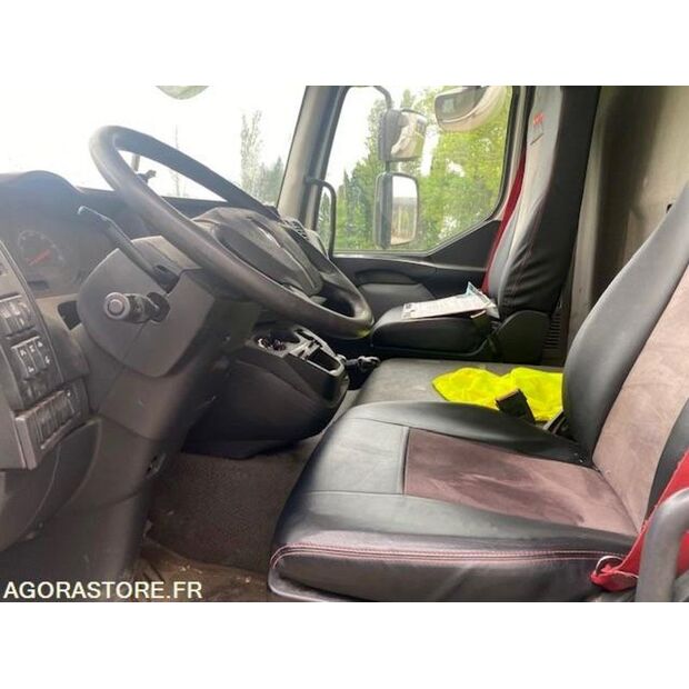 2017 رينو D-42929025