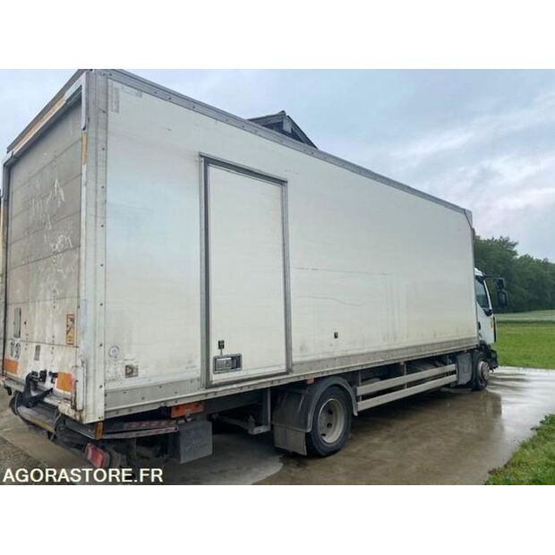 2017 رينو D-42929027