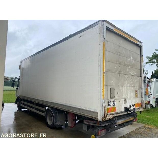 2017 رينو D-42929028