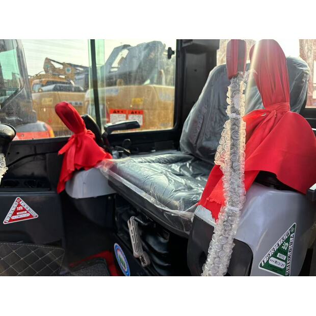 2024 KUBOTA 60-42935153