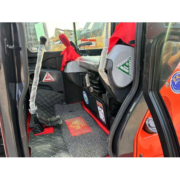 2024 KUBOTA 60-42935158