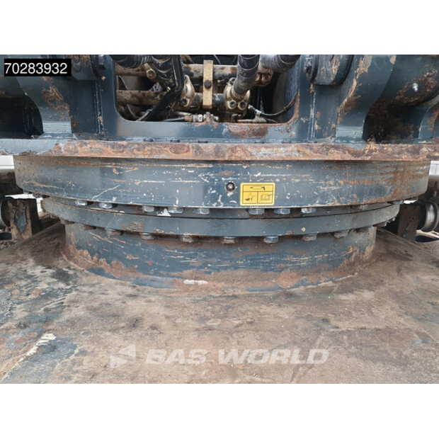 2017 Hyundai HX380L-42936670
