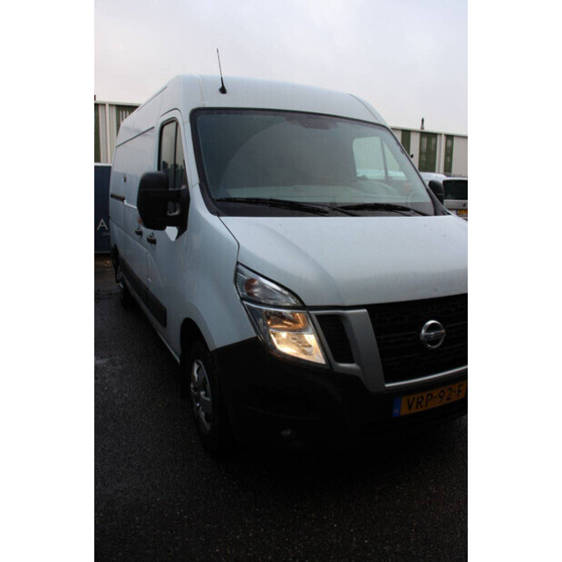2017 NISSAN NV400-42936687