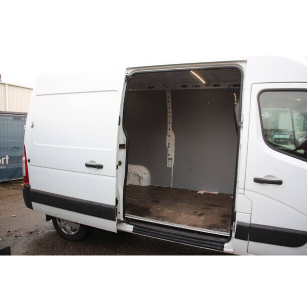 2017 NISSAN NV400-42936709