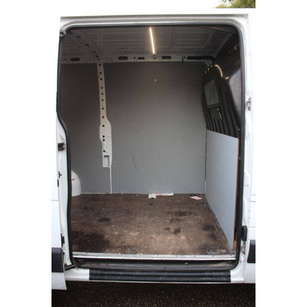 2017 NISSAN NV400-42936710