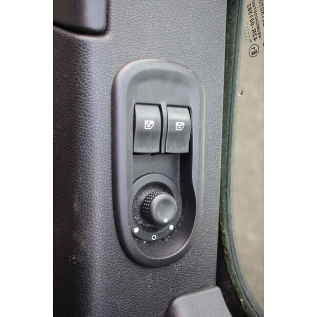 2017 NISSAN NV400-42936720