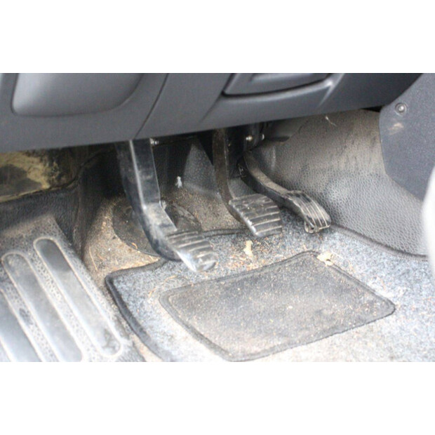 2017 NISSAN NV400-42936721