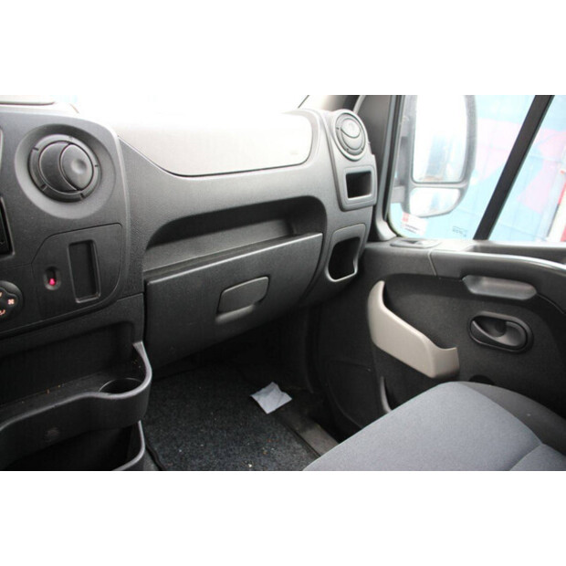 2017 NISSAN NV400-42936731