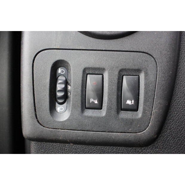 2017 NISSAN NV400-42936732