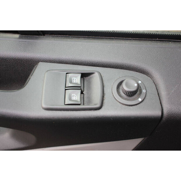 2019 Renault Trafic-42936773