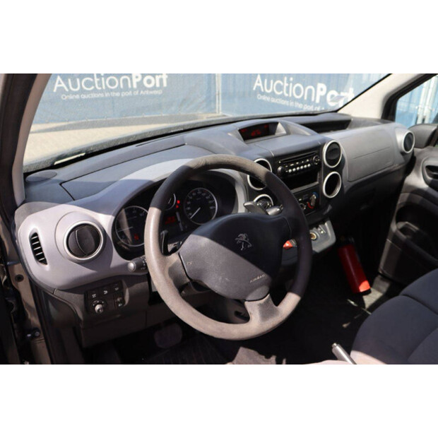 2013 Peugeot PARTNER-42936951