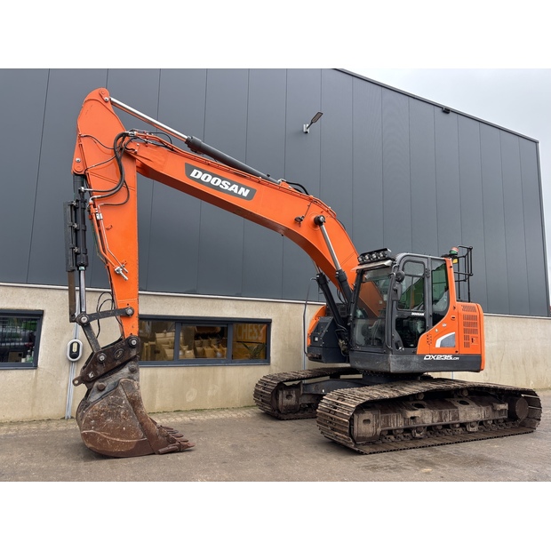 2020 دووسان DX235LCR-5-42944660