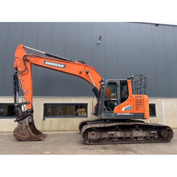 2020 دووسان DX235LCR-5-42944663