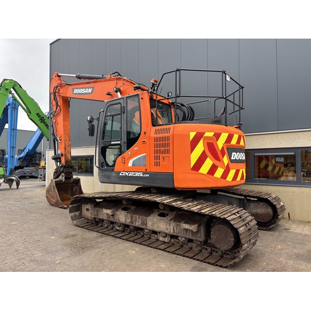 2020 دووسان DX235LCR-5-42944665