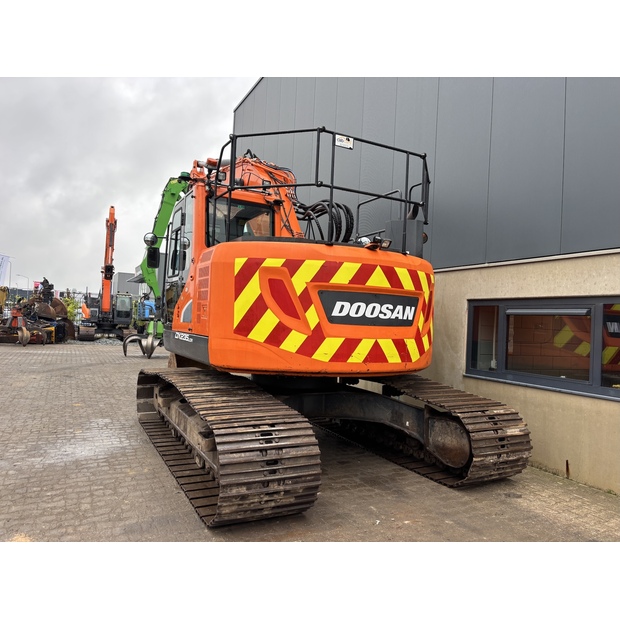 2020 دووسان DX235LCR-5-42944667