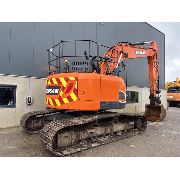 2020 دووسان DX235LCR-5-42944669