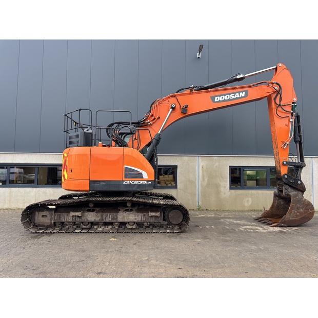 2020 دووسان DX235LCR-5-42944673