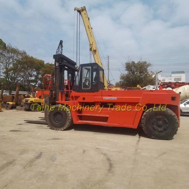 2018 MITSUBISHI FD300-42955515
