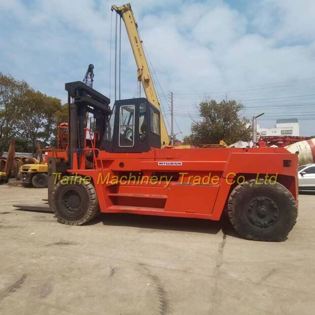 2018 MITSUBISHI FD300-42955516