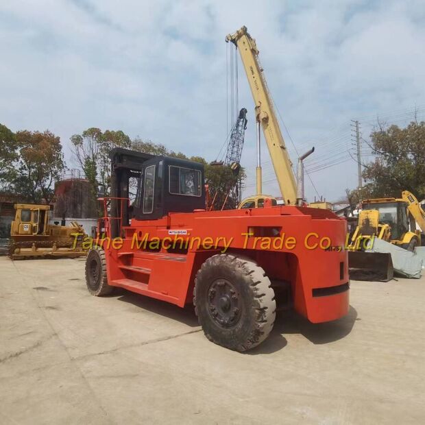 2018 MITSUBISHI FD300-42955517