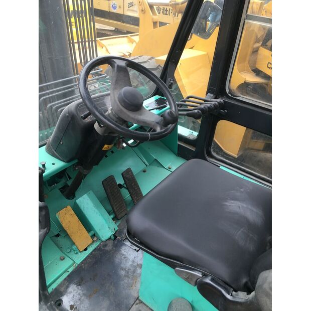 2018 MITSUBISHI FD100-42955529