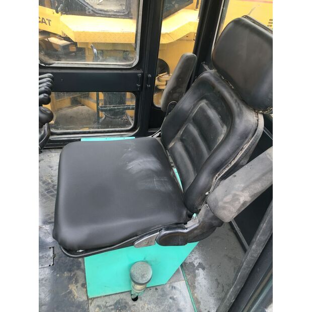 2018 MITSUBISHI FD100-42955530