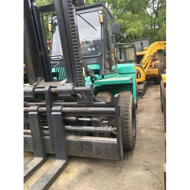 2018 MITSUBISHI FD100-42955533