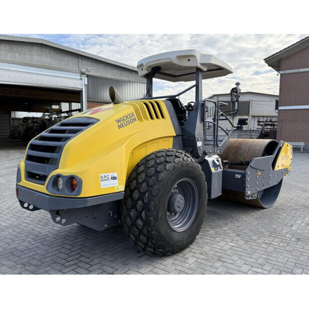 2020 واكر نيوسون RC 110-42956923