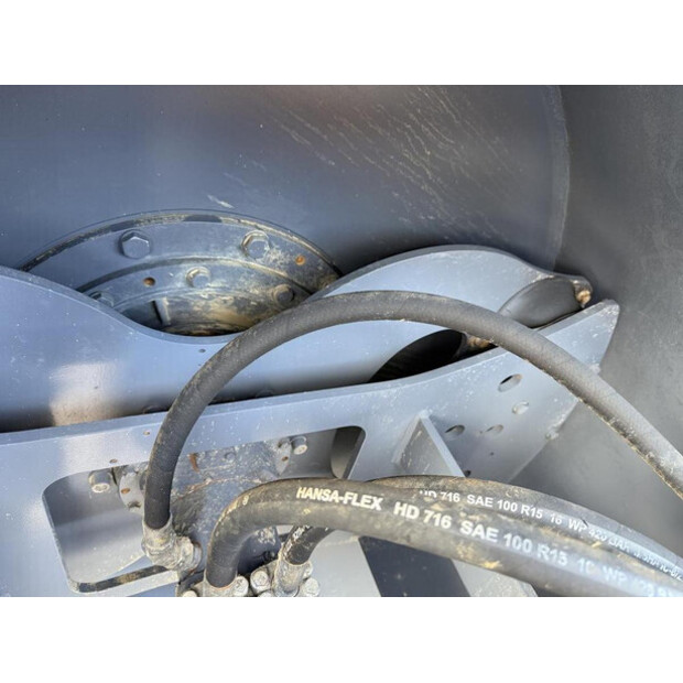 2020 واكر نيوسون RC 110-42956937