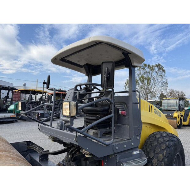 2020 واكر نيوسون RC 110-42956945