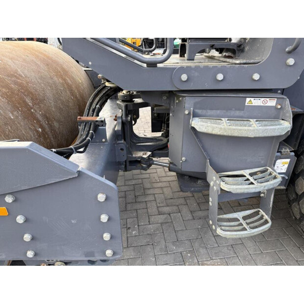 2020 واكر نيوسون RC 110-42956947