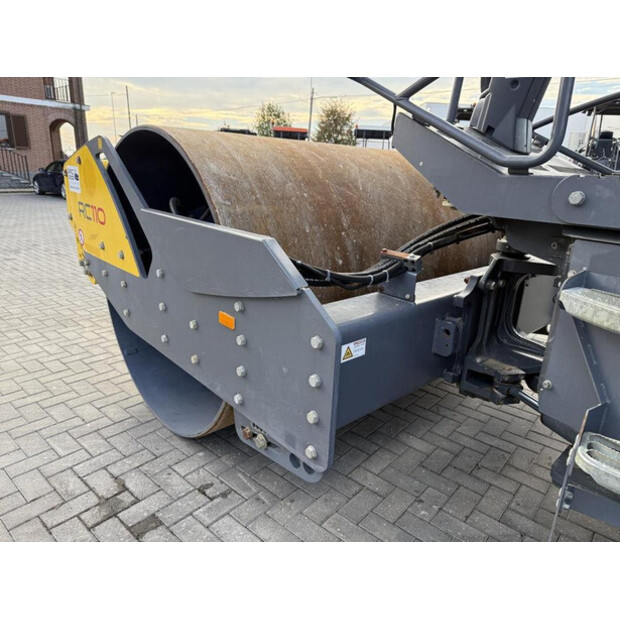 2020 واكر نيوسون RC 110-42956955