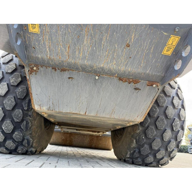 2020 واكر نيوسون RC 110-42956967