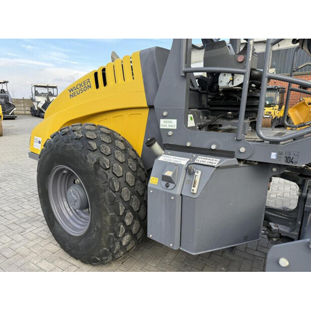 2020 واكر نيوسون RC 110-42956994