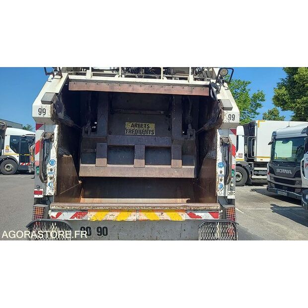 2010 Renault PREMIUM-42972405