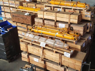 صورة ل هيدروليكا هيونداي Robex 320LC-7 للبيع في بلجيكا