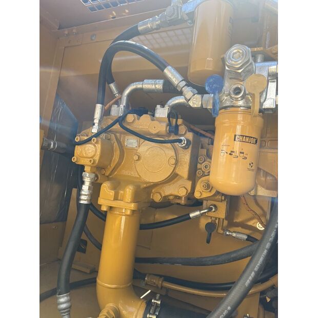 2022 Caterpillar 325DL-42973351