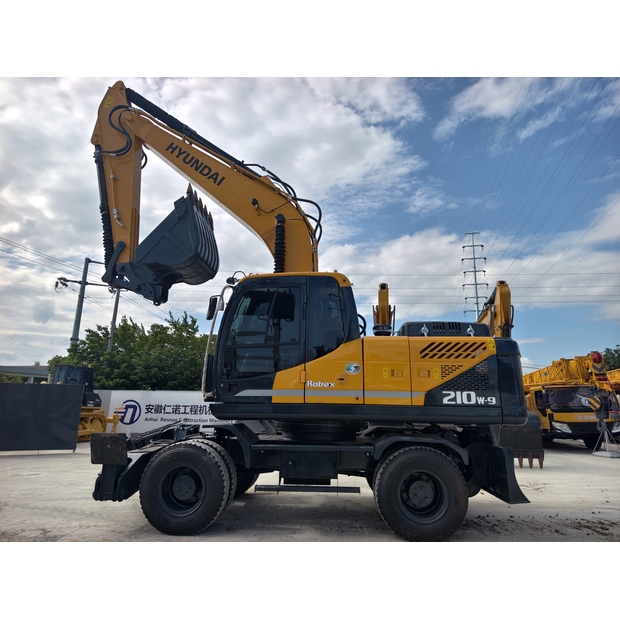 2024 Hyundai HW210W-9-42973424